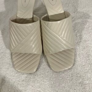 Antonio Melani shoes / sandals / heels, new, color sweet cream / ivory, size 10